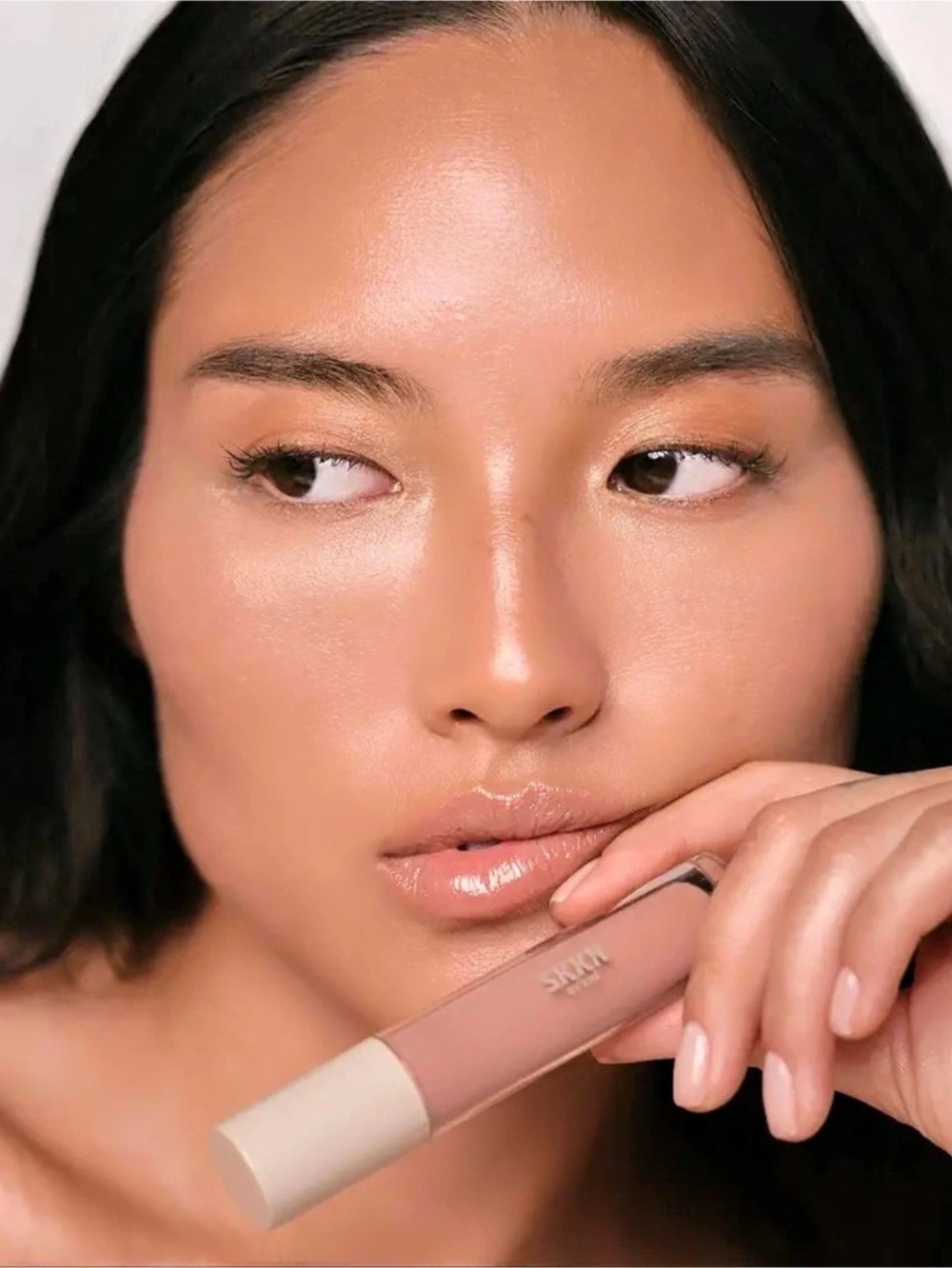 Skkn by Kim lip shimmer gloss